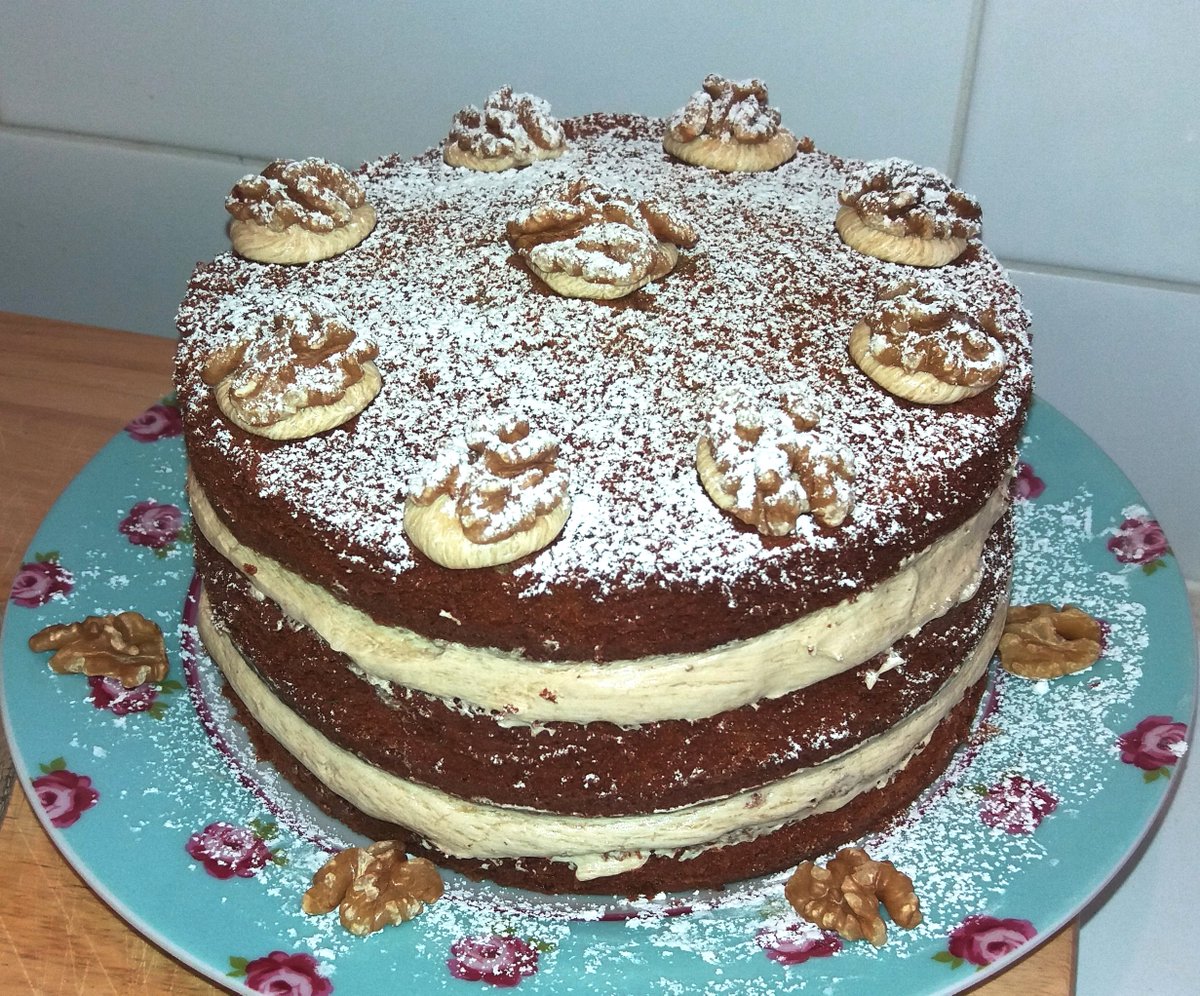 re_hungry's tweet image. Happy #InternationalCoffeeDay!  Seeing as I've had two pots already today (shared though), maybe it's time for a slice of my coffee &amp;amp; walnut cake.  Recipe soon.  Stay hungry ;) x #coffee #coffeeandwalnutcake #cake #walnuts #homemade #bake #baking