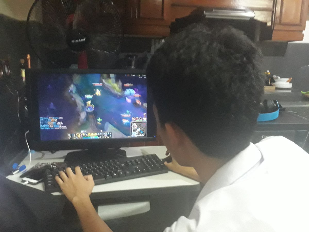 edang_gabriel's tweet photo. #ivernmain si @Angelooooooool https://t.co/F2dVZDBG0q