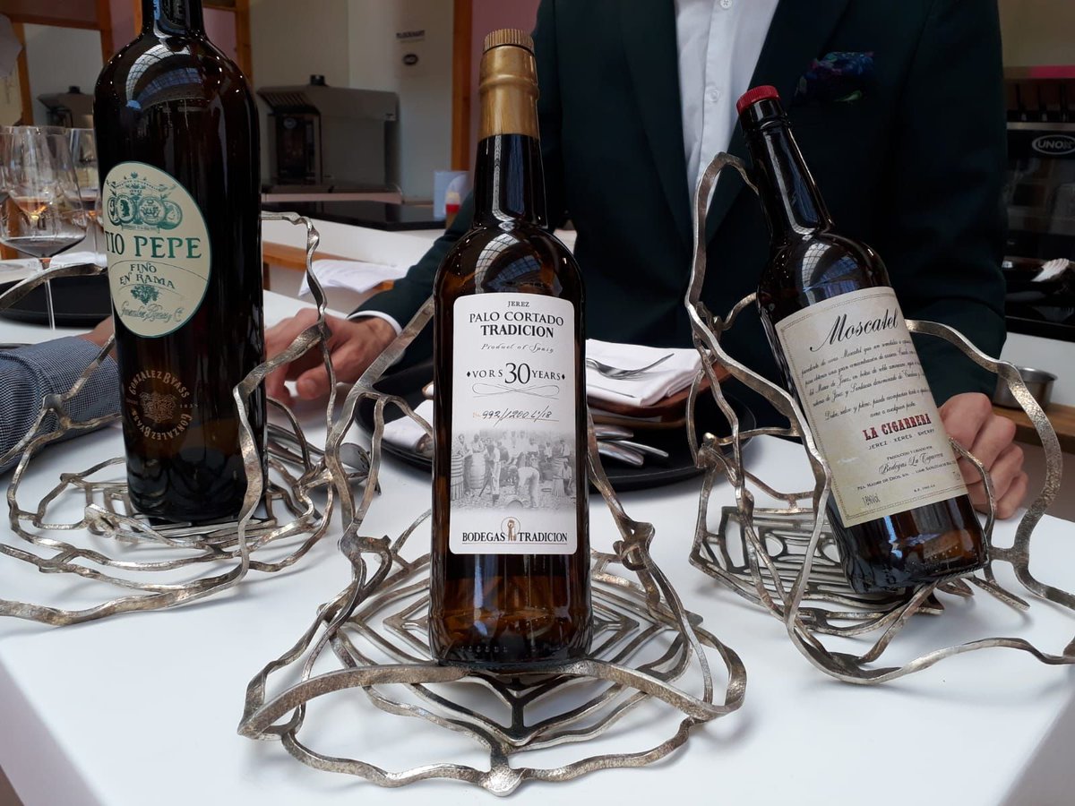 Thebathpriory's tweet photo. It's a #Judges life @MichaelNizzero not sure how a #winner will be found @SherryWinesUK #CopadeJerez such amazing #matches so far and it's still early! #GoodLuck https://t.co/D1YI6kdh0R