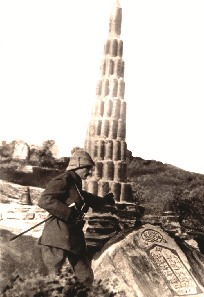 NaimBaburoglu's tweet photo. Biz M.Kemal Atatürk'ü, Anafartalar Kahramanı, Sakarya Meydan Muharebesi'nde ve Büyük Taarruz'da zafer kazanan komutan olarak biliriz. Doğrudur. Ancak Atatürk, 1683'te başlayan Türk çekilmesini 238 yıl sonra 1921'de Sakarya'da durduran Başkomutan'dır. Ve savaş tarihi onu kıskanır. https://t.co/Hbd2oKVmEj