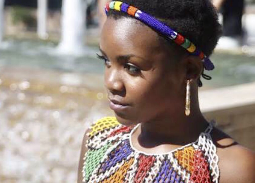 therealLEBO_M's tweet photo. Itโs my beautiful Refilwe aka #refisingsโs birthday. Refi I am eternally grateful you chose me to be your father and blessed to live long enough to see you become the amazing woman and talent you are. Happy birthday and many more blessings to you. I love you... Pops ๐ https://t.co/rDM29s8Hdt