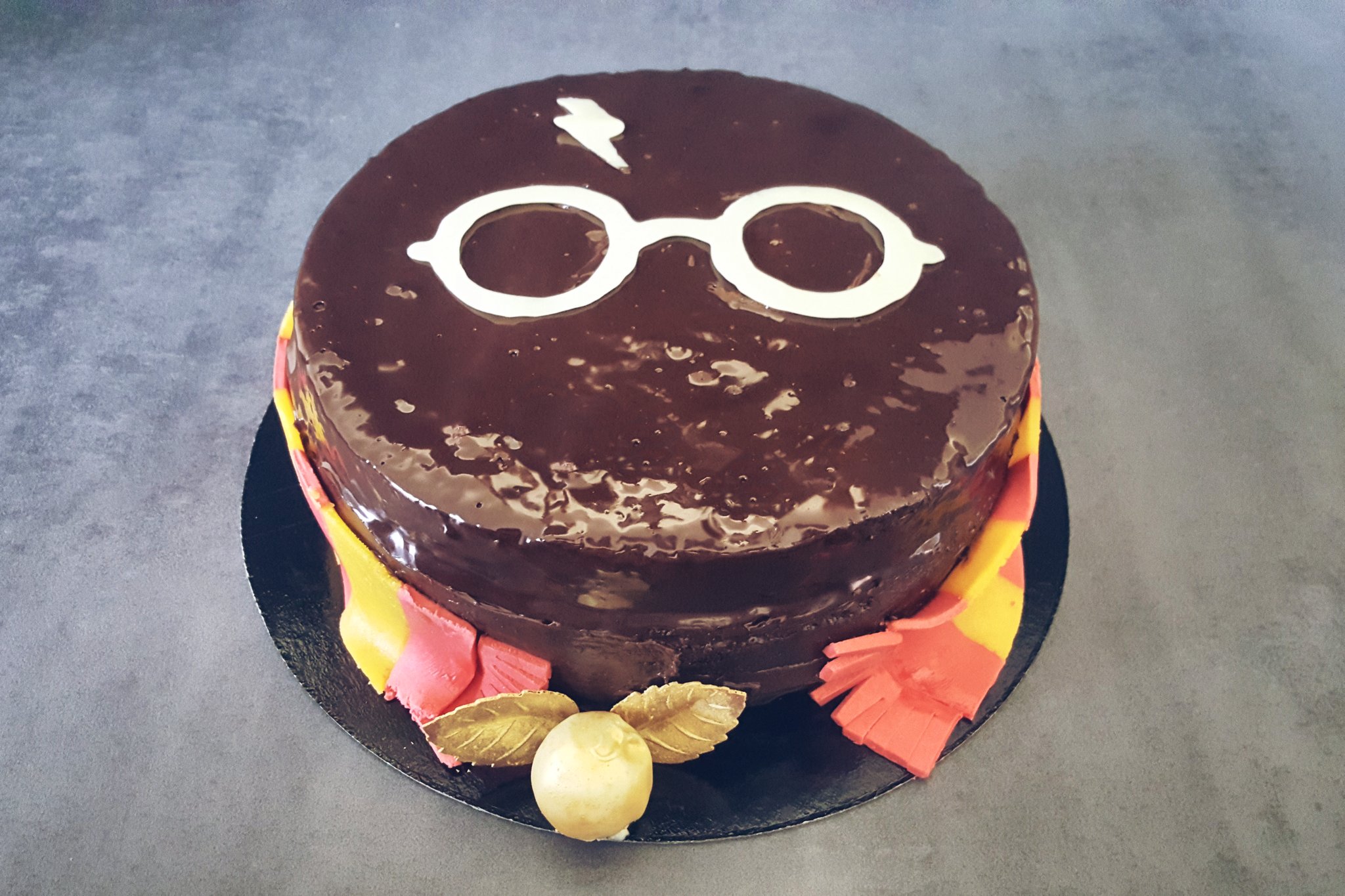 Clairement Chocolat Auf Twitter Gateau 100 Chocolat Theme Harry Potter Gateauanniversaire Gateau Cakebirthday Cake Patisserie Birthdaycake Potter Harrypotter Pottermania Gryffondor Chocolat Chocolate Ganache Vifdor Belgique Belgium