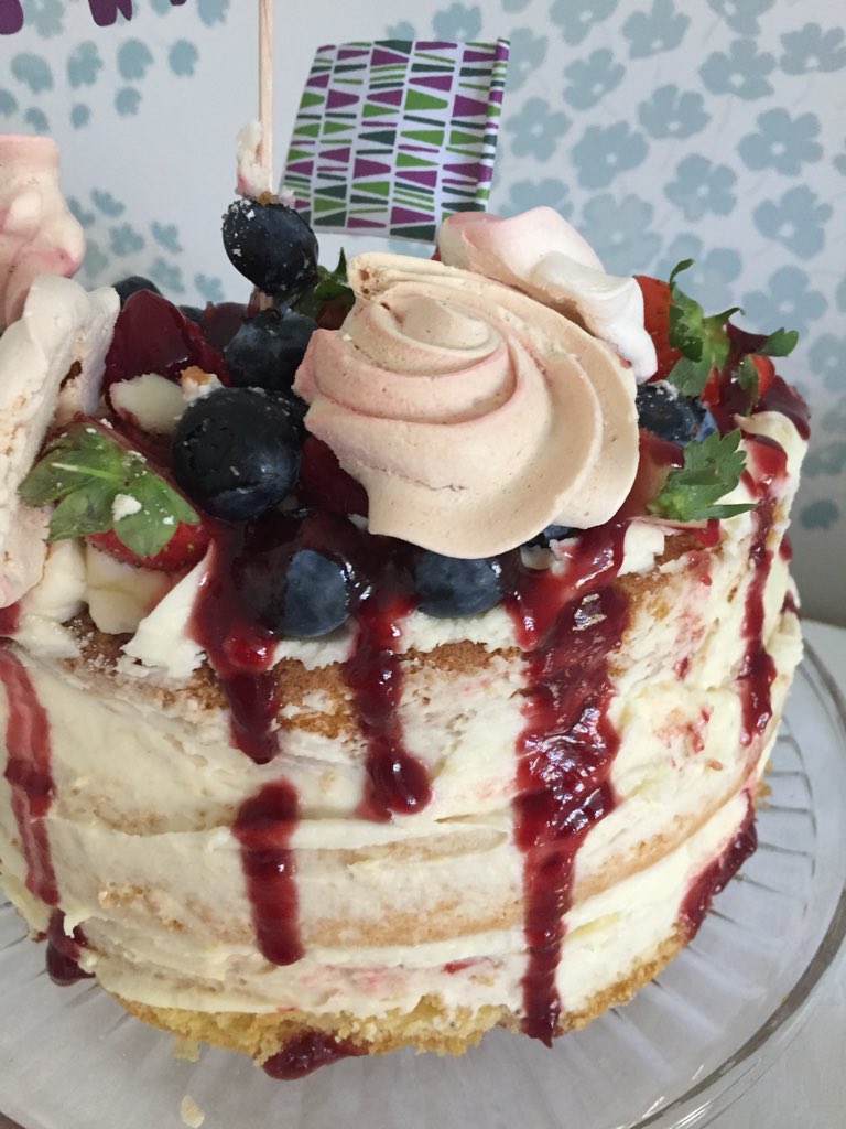 Whizzylin's tweet photo. Morning. Thank you for your donations to my @macmillancoffee morning/afternoon, we raised £190! How amazing is that! 😊 I am truly blessed to have such wonderful friends, 
Liz 😘 https://t.co/HSu99oKjB9