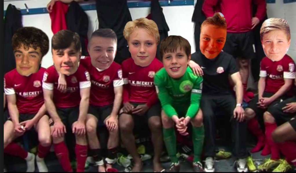 ArmySteff's tweet photo. SteffLord had some harsh words for the lads after our disappointing performances last night #BrutalManager #StepItUp #FlyingFullBackNiall https://t.co/9cITwnLS6Q