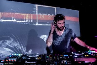 ammpromos's tweet photo. Dj Simon Lloyd returns with fresh offering of atmospheric, deep House vibes. Check out his latest mix for the infamous Bristol club night Empathy. 
https://t.co/Cm5OBc4xsk https://t.co/jqvBvyC6LG