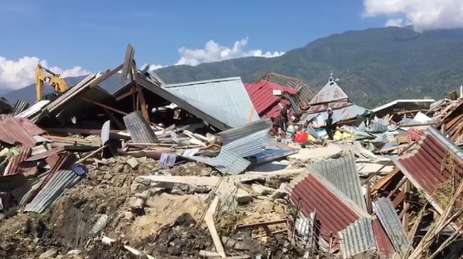 detikcom's tweet photo. Erdogan Tawarkan Bantuan Untuk Indonesia Usai Gempa dan Tsunami https://t.co/LUBrtuFHAq https://t.co/IX5SNkpv5K