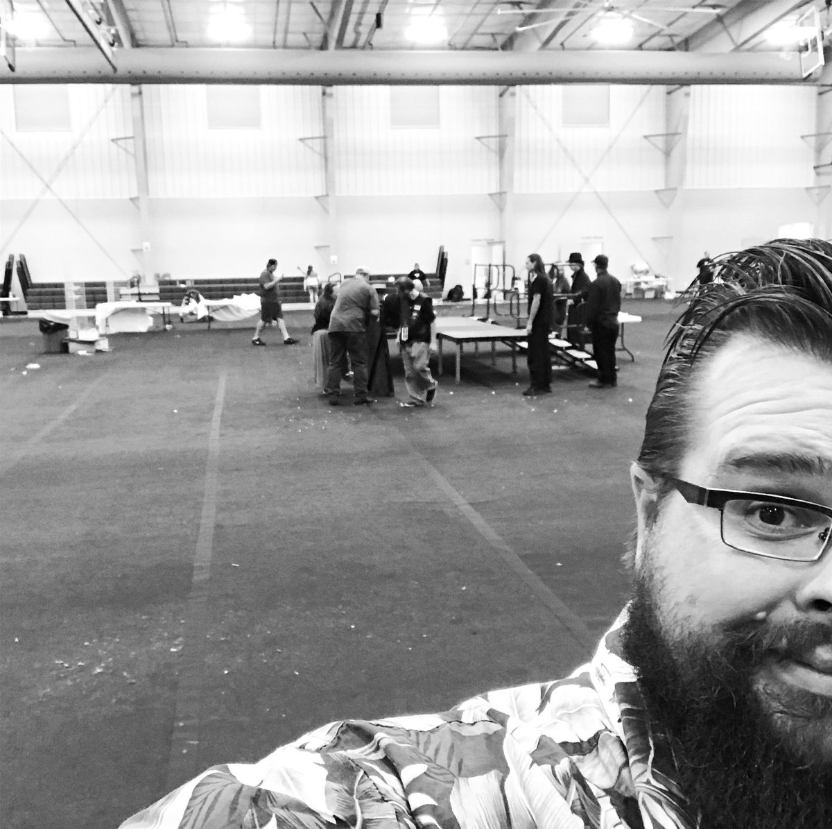 DeeplyDapper's tweet photo. Parting shot of Snake River was slower than last year, but we had a good time. Always great seeing @zombiejunky @David_JWest @toonbaboon on and everyone. Next stop on Deeply Dapper’s Long Con: @sinistercreaturecon in Sacramento! #srfc18 #snakeriverfandomcon https://t.co/FAbOJseCO9