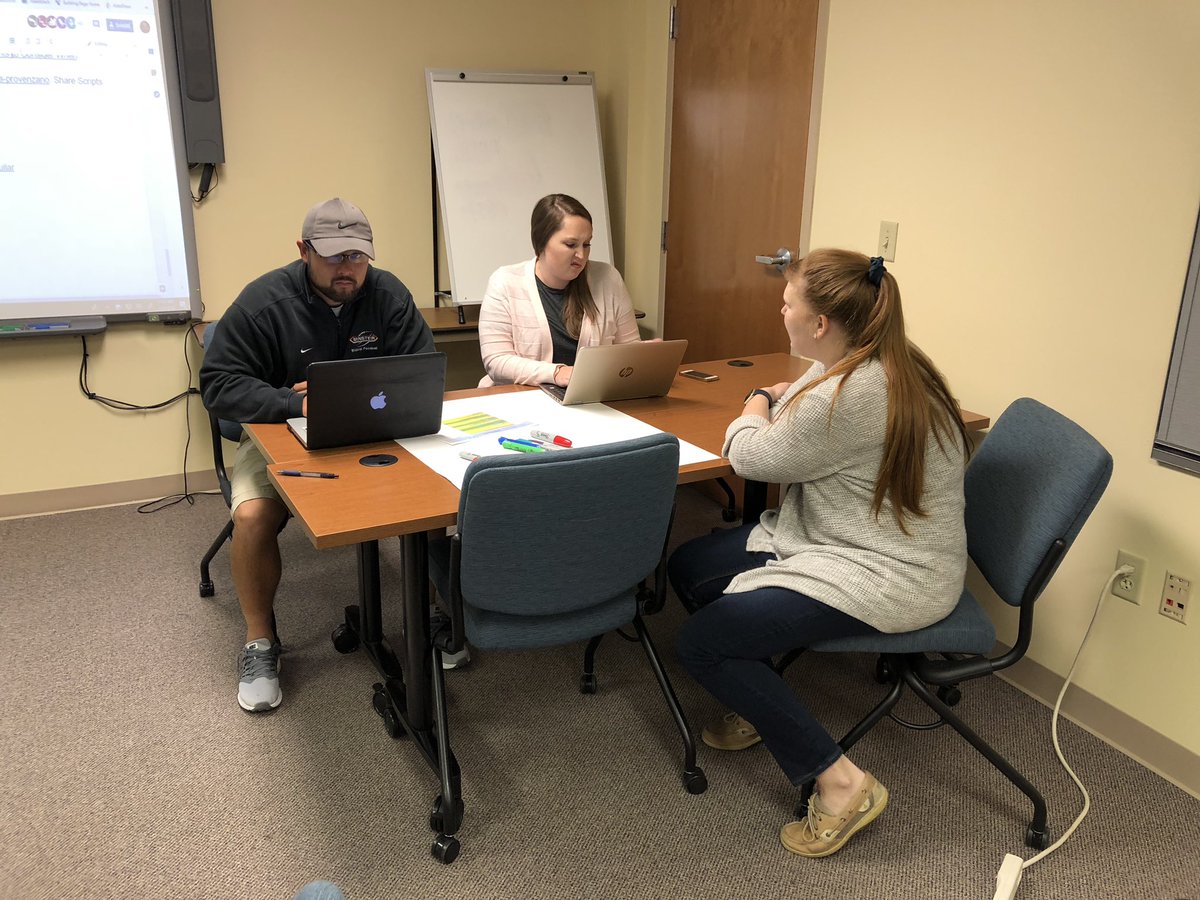 ACESC_OH's tweet photo. Working w/ our Year 1 #ResidentEducators today on #ClassroomManagement, #ParentCommuncation, & making instructional decisions. What an awesome group! #EducateServeConnect @OHEducation #REPDLearning https://t.co/cwqmCph5dc