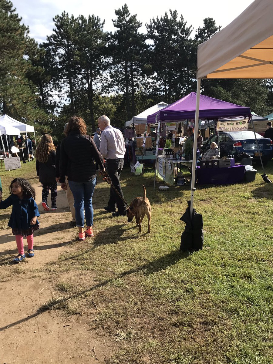 reilly_SRealtor's tweet photo. Stopped by the Saratoga Farmers Market and Saratoga Giant Pumpkinfest yesterday after my open houses! Check these bad boys out! #SaratogaSprings #SaratogaFarmersMarket #SaratogaGiantPumpkinfest #October #Pumpkinfest #GiantPumpkin #RealEstate #RealtorLife #SamSellsHouses #BHHS https://t.co/qgWF5D1fDg