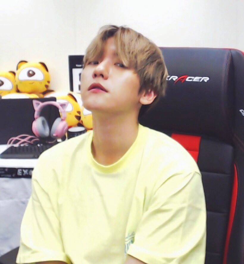 yo_sweetlites's tweet photo. I can not believe the day is here where I can finally celebrate and screams my lungs out 
I feel like standing in the middle of the street and shout "kings are back" till I faint 
fandom THIS IS OUR MOMENT TO CELEBRATE
@weareoneEXO @B_hundred_Hyun #EXOCOMINGSOON #weareoneEXO #EXO https://t.co/518rdGKsGw