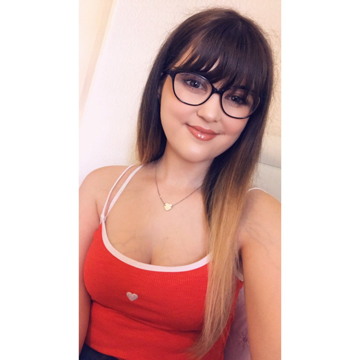kierabennison's tweet photo. Bi/pan culture: liking all the genders and still being single🤧 #LGBTQtwitter #BiTwitter https://t.co/jeGl7DBdxU