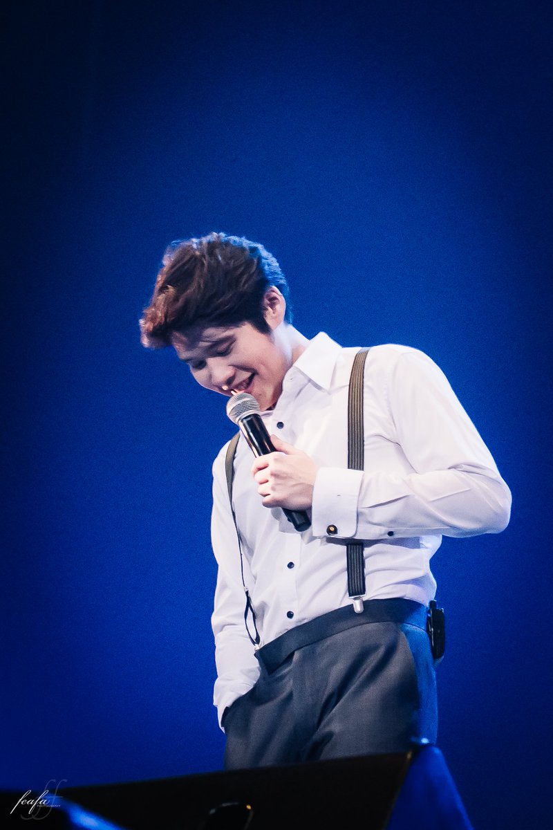 feafafeafa's tweet photo. ณ จุดนั้นที่ต้องบอกว่า น้องยังไม่ค่อยอยู่ในจุดสนใจของเราเท่าไหร่ แต่สุดท้าย #หน้ากากนางอาย ก็ทำให้ได้มาชอบในความสามารถที่เขามี
#อะตอมชนกันต์
#Atomoatom
#4Chairs
#4Chairsconcert
#whitehaus2
#feafafeafa https://t.co/YPCFgCz1Fx