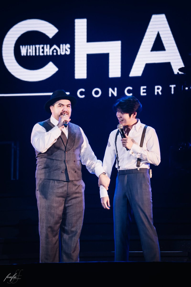 feafafeafa's tweet photo. ณ จุดนั้นที่ต้องบอกว่า น้องยังไม่ค่อยอยู่ในจุดสนใจของเราเท่าไหร่ แต่สุดท้าย #หน้ากากนางอาย ก็ทำให้ได้มาชอบในความสามารถที่เขามี
#อะตอมชนกันต์
#Atomoatom
#4Chairs
#4Chairsconcert
#whitehaus2
#feafafeafa https://t.co/YPCFgCz1Fx