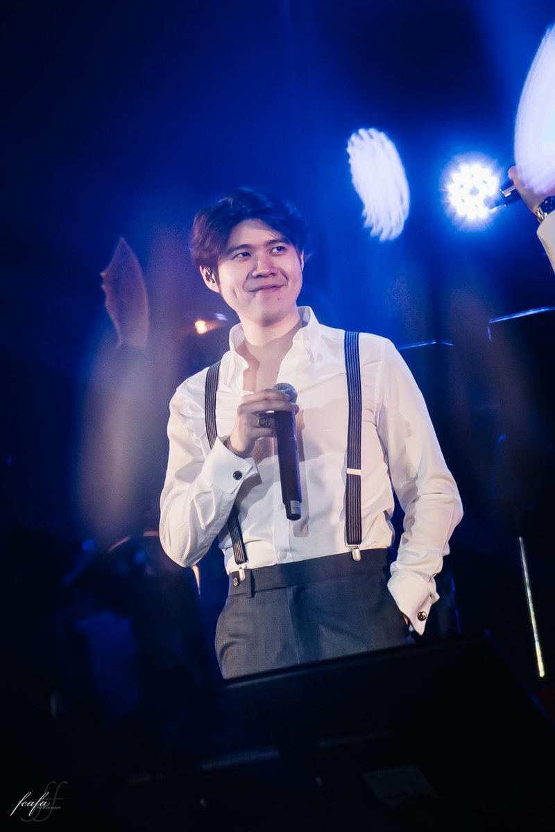 feafafeafa's tweet photo. ณ จุดนั้นที่ต้องบอกว่า น้องยังไม่ค่อยอยู่ในจุดสนใจของเราเท่าไหร่ แต่สุดท้าย #หน้ากากนางอาย ก็ทำให้ได้มาชอบในความสามารถที่เขามี
#อะตอมชนกันต์
#Atomoatom
#4Chairs
#4Chairsconcert
#whitehaus2
#feafafeafa https://t.co/YPCFgCz1Fx