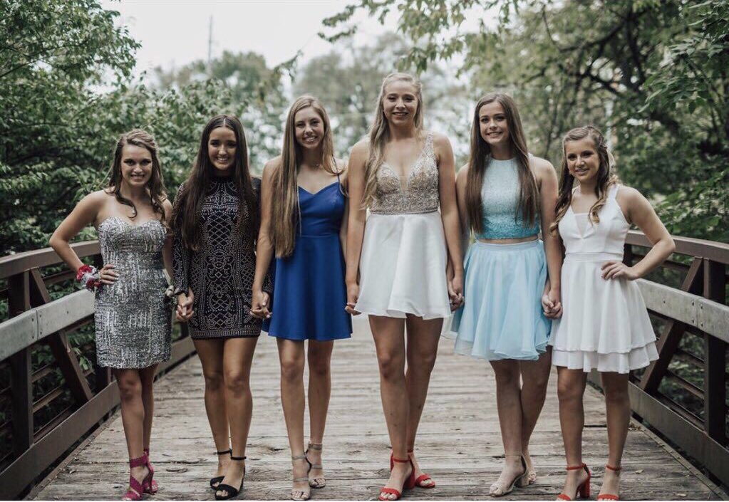 eernsting121's tweet photo. hoco 2k18 https://t.co/WmuVwsd1wP