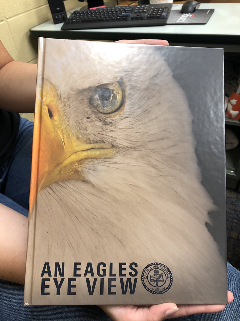 OH_Inflight's tweet photo. Just a little sneak peek of what you’ve all been waiting for!! Come pick up your yearbook Friday during both lunches or at the homecoming football game! If you haven’t bought one bring a check for $70 to Mrs, Brookshire ASAP because they will go fast! https://t.co/lJx12FUhSa