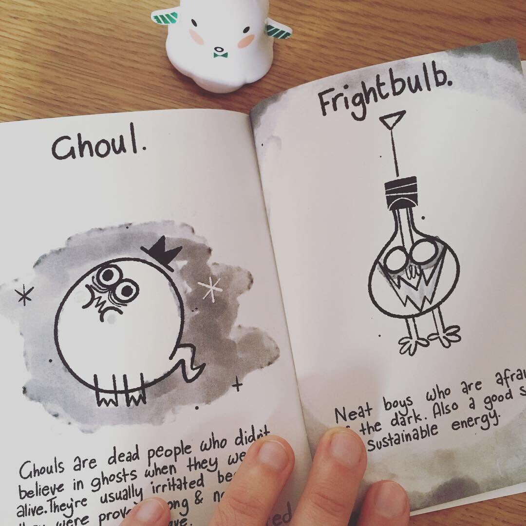 SamShawDraws's tweet photo. 🎃HALLOWEEN GIVEAWAY🎃 Giving away five free copies of my first proper zine to celebrate skeleton season.  Just retweet this and I might pull your name out of a spooky hat. 🧛‍♂️.
#halloween #inktober #zine #illustration https://t.co/r1PsV0FkJg