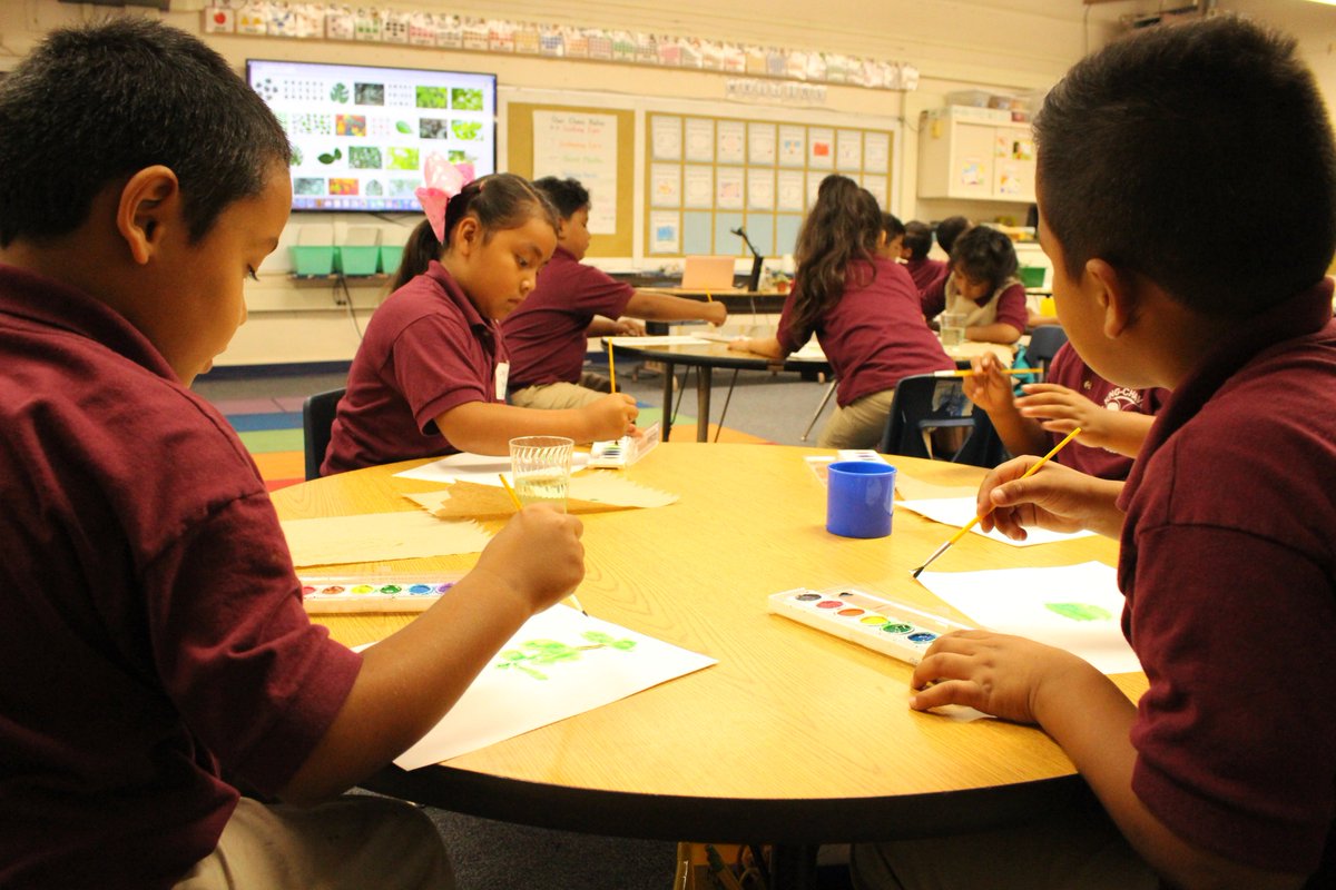 sdneighborhood's tweet photo. The first week of after-school clubs at King-Chávez Primary, Arts, and Athletics is a wrap! Who’s ready for week 2?
To learn how to enroll your child in a FREE after-school program, stop by your school site’s front office. #KCPrimary #KCArts #KCAthletics https://t.co/NhTdeOGXvx