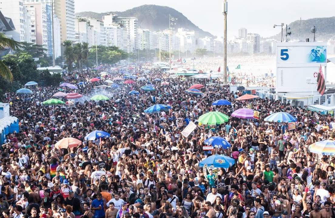 davidmirandario's tweet photo. Estivemos ontem na 23ª Parada LGBT+ de Copacabana. Milhares de pessoas pra celebrar a diversidade sexual e de gênero, pra gritar por respeito e mais direitos.
Não vão nos calar, lutaremos pelo nosso lugar, somos resistência!
#LutarPeloNossoLugar
#David5000
#DavidDeputadoFederal https://t.co/eGsp5zpIEh