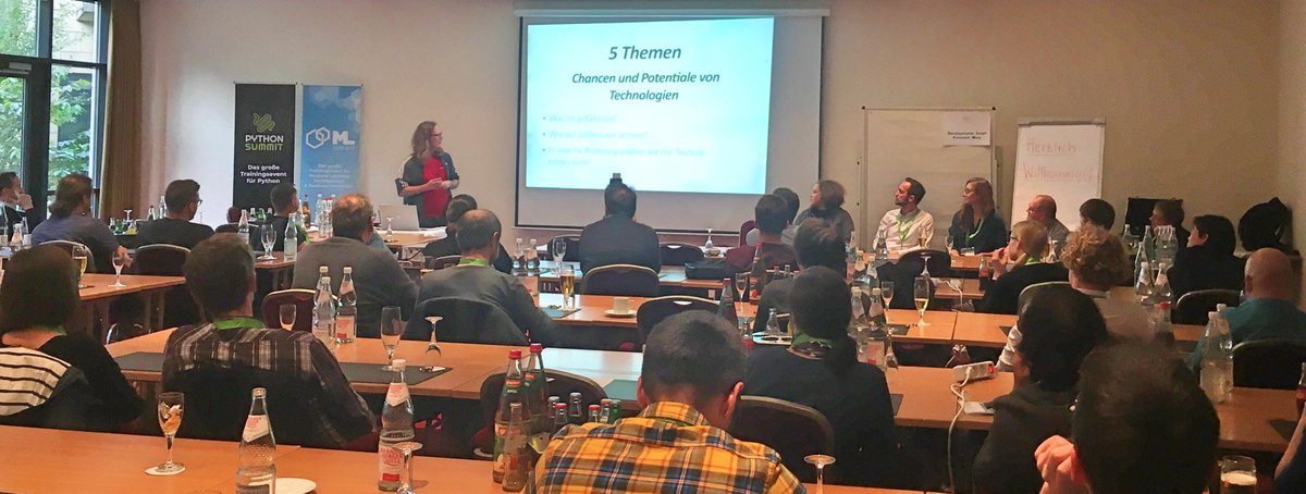 MLSummit_DE's tweet image. Eine weitere Impression von unserem #MLSummit_DE und #Python_Summit Speaker Panel mit @DJCordhose @s__fischer @VolkerJaenisch @joerg_schad Michael Zickert & Michael Neitzke!