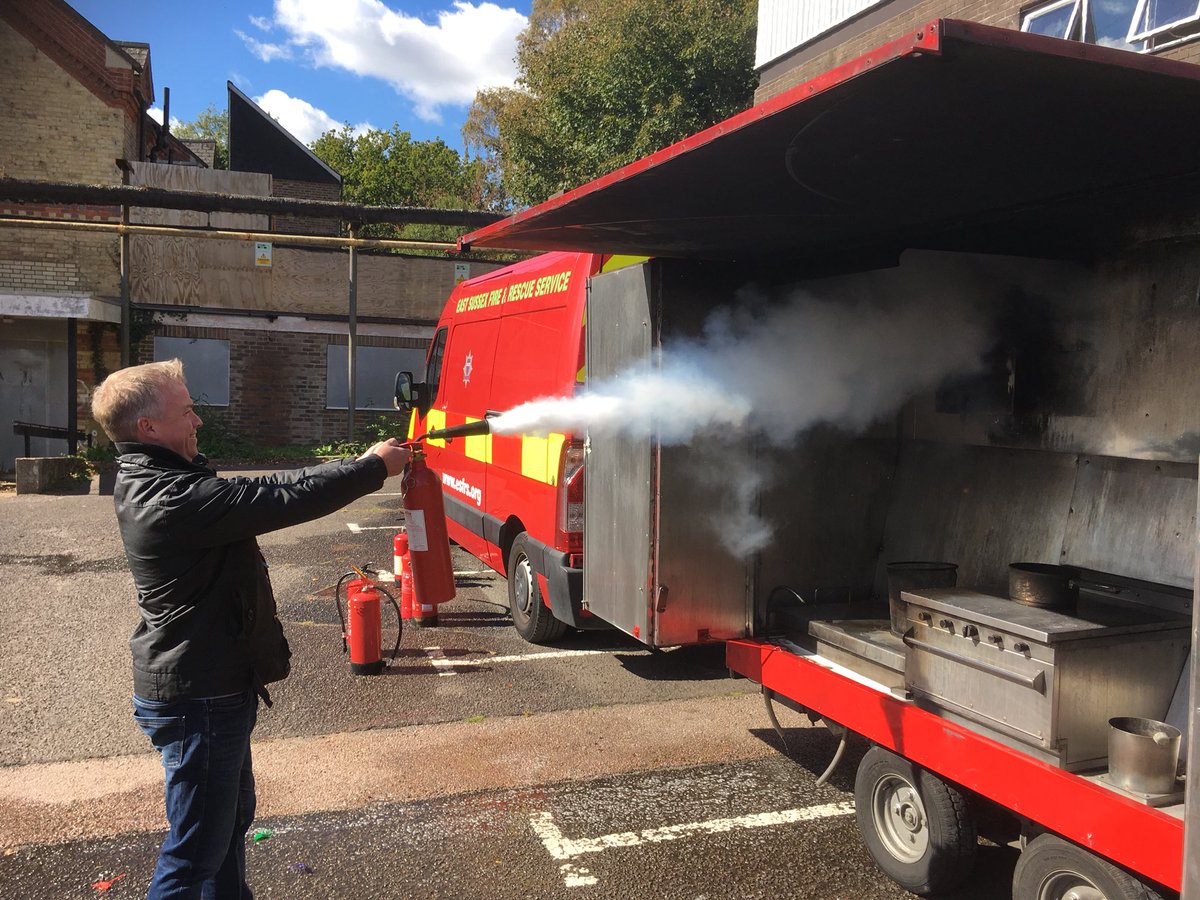 FireTrainingRaj's tweet image. Another large group of #FireWardens received training today at a local #NHS #hospital in Haywards Heath.

The group included the son of a former #ESFRS #firefighter @JasBridger pictured here