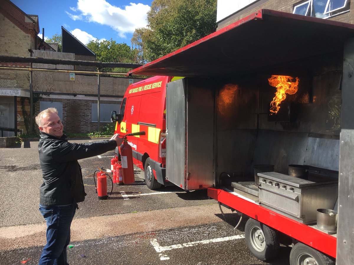 FireTrainingRaj's tweet image. Another large group of #FireWardens received training today at a local #NHS #hospital in Haywards Heath.

The group included the son of a former #ESFRS #firefighter @JasBridger pictured here