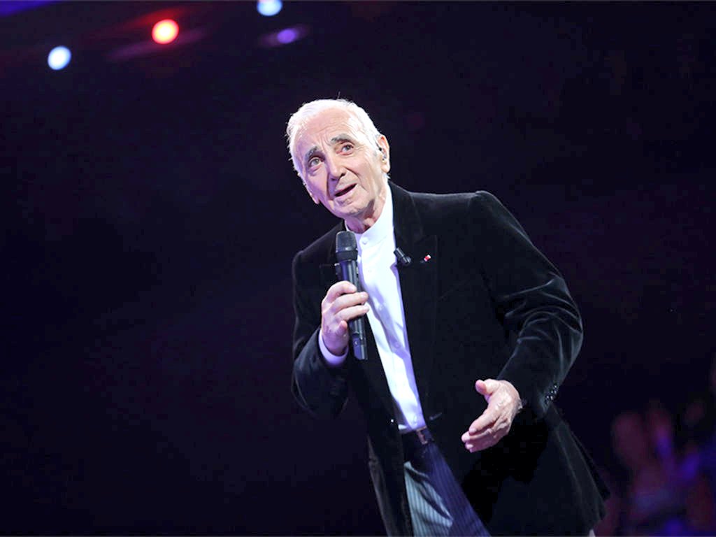 Il restera toujours en haut de l'affiche ! 🎩 À quelques jours du sommet de la #Francophonie à Erevan, Charles #Aznavour a quitté la scène. 🕊 Mais sa musique et ses milliers de paroles raisonneront pour toujours en nos cœurs. #culturel #chansonfrançaise #Arménie #francophone