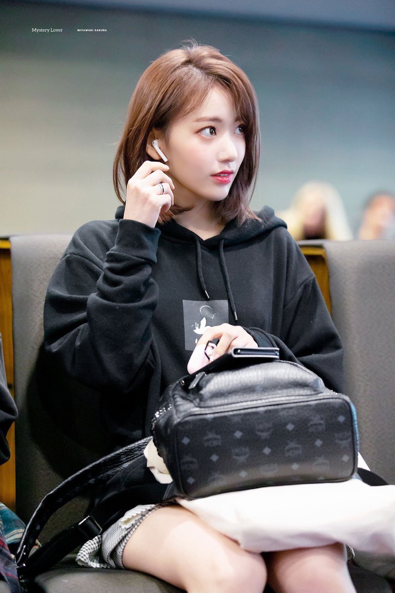 絢 Twitterissa 韓国メイクの宮脇咲良ちゃん雰囲気がすごく変わっててびっくり 48グループのさくらたんも可愛かったけどこっちのさくらたんも同じくらい好き どんなコスメ使ったのか気になる アカリンみたいに美容系ユーチューバーになってコスメ紹介してくれたら 絢 Twitterissa 韓国メイクの宮脇咲良ちゃん雰囲気がすごく変わっててびっくり 48グループのさくらたんも可愛かったけどこっちのさくらたんも同じくらい好き どんなコスメ使ったのか気になる アカリンみたいに美容系ユーチューバーになってコスメ紹介してくれたら