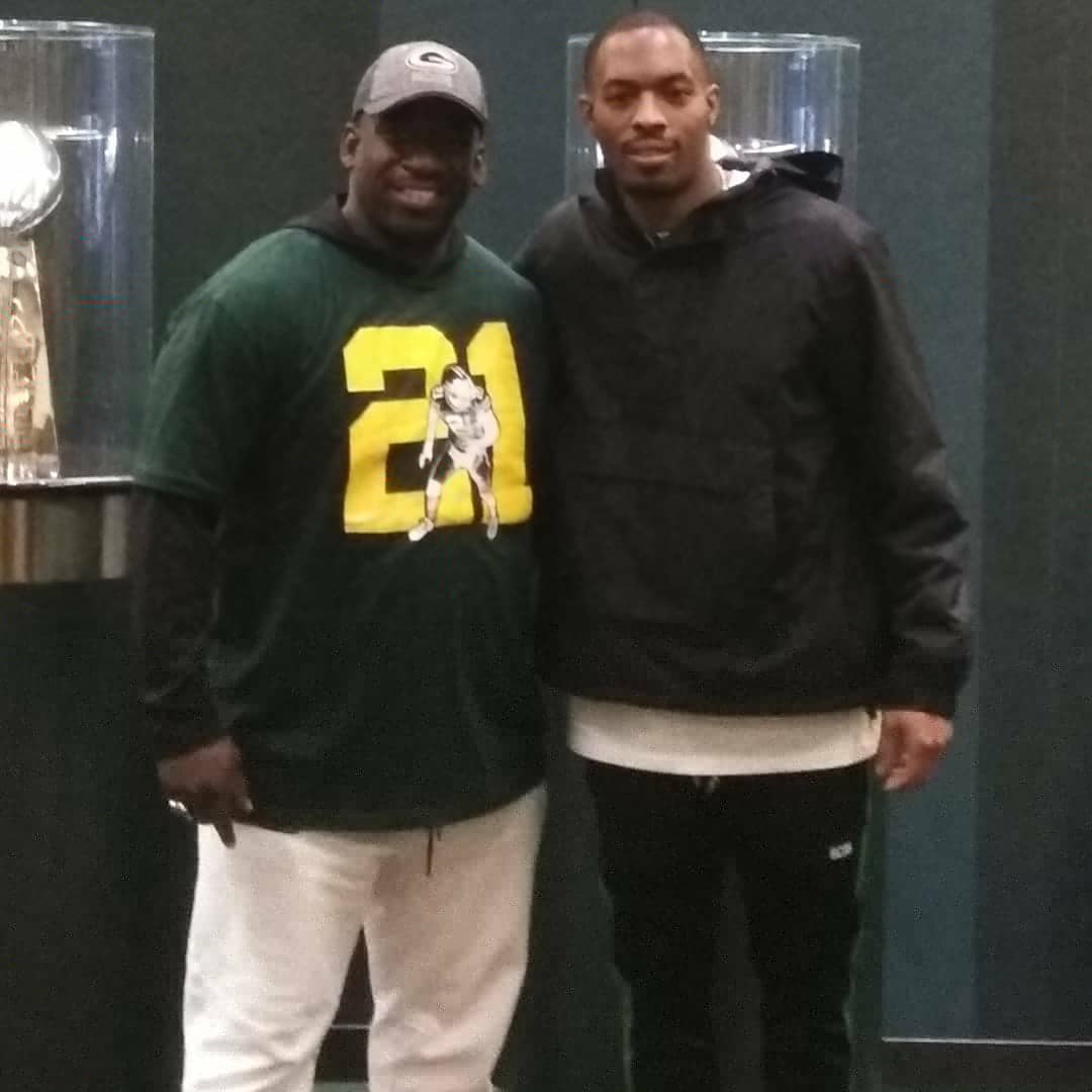 Excelspeed12's tweet image. Matt Milano Buffalo Bills, Coach Lo Wood, Mike Milano &amp;amp; HaHa Clinton- Dix Green Bay Packers at Lambeau Fields. A 20 year journey with my Boyz. #CoachLo4Life #Family #ExcelSpeedTraining #NFL #CollegeDegrees