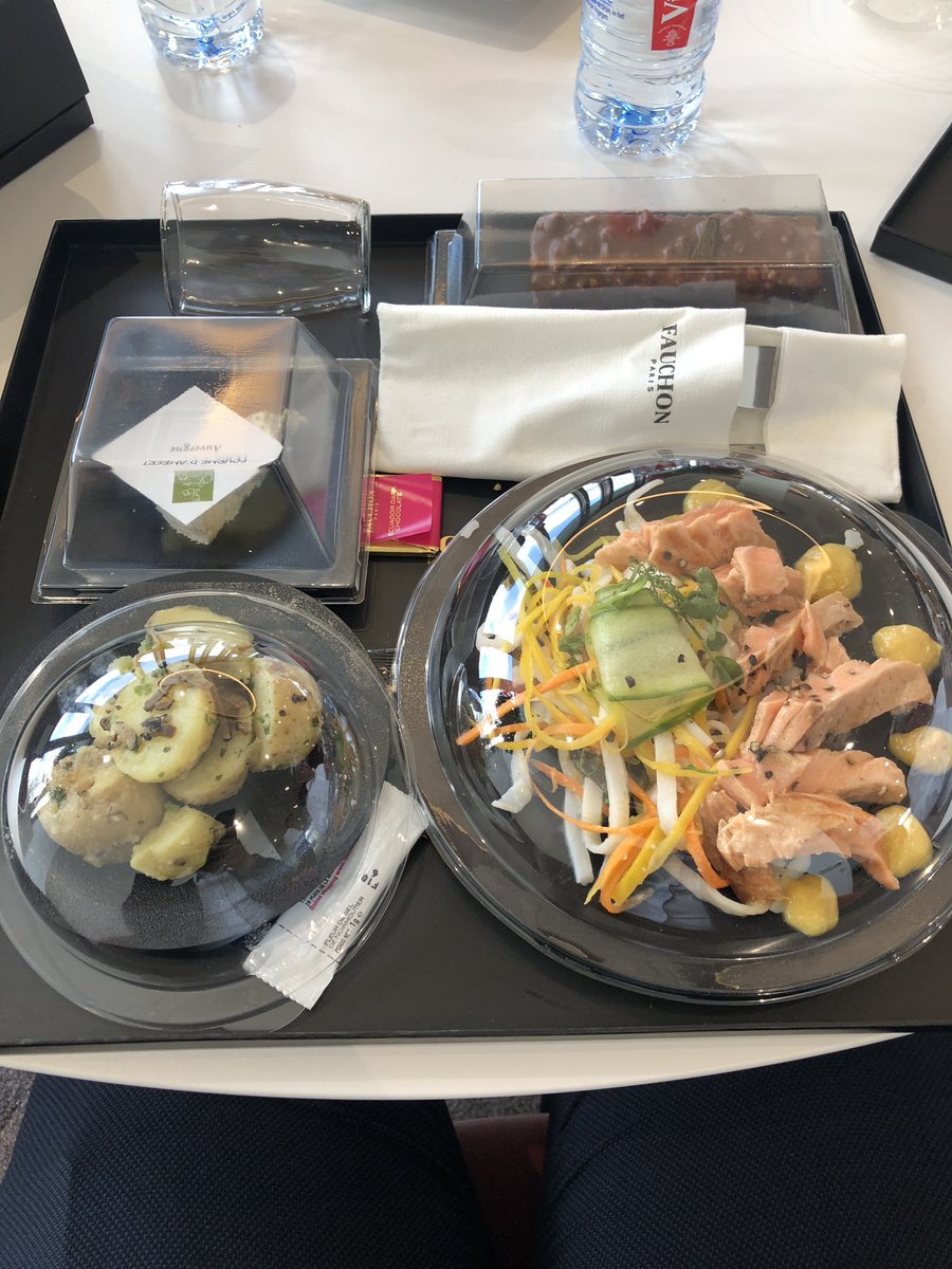 Quand l’emploi du temps est chargé, le plateau repas est la solution ! <a href="/PwC_France/">PwC France</a> #AmarAissaC1M #CEO1Month #PwC