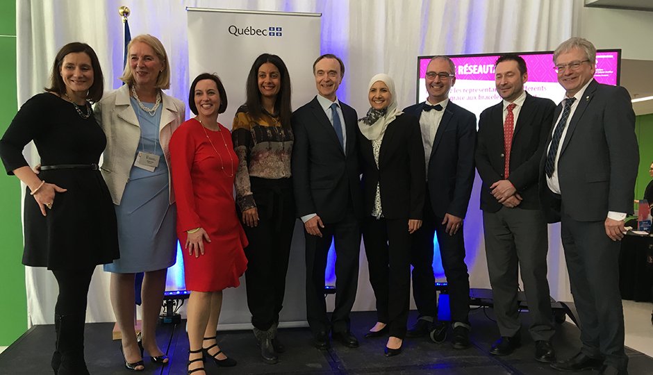 InnoveResidence's tweet photo. Appel à proposition - Programme Innovateurs en résidence en partenariat avec @hackinghealth @MosaicHEC @ChuSteJustine @Prompt_Innov
Entrepreneurs passionnés des innovations en santé et étudiants en recherche à HEC Montréal ! Soumettez vos candidatures! https://t.co/YIc3Ar1Dhq https://t.co/Hp5mm6tnew
