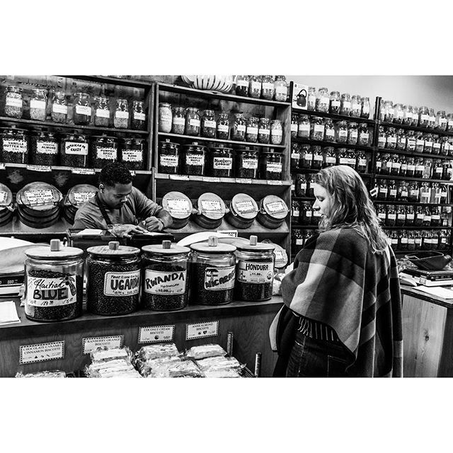 So many choices.
.
.
.
.
.
#bnw_of_our_world #pocket_bnw #bwgrammer #irox_bw #bwlover #ig_photostars_bw #bnw_users #simply_noir_blanc #wp_bnw #bnw #blancnoir2 #bnw_drama #thehub_bnw #bnwframing #instablackandwhite #darkroom_daydream #bnw_planet #streetac… ift.tt/2Nehaqr