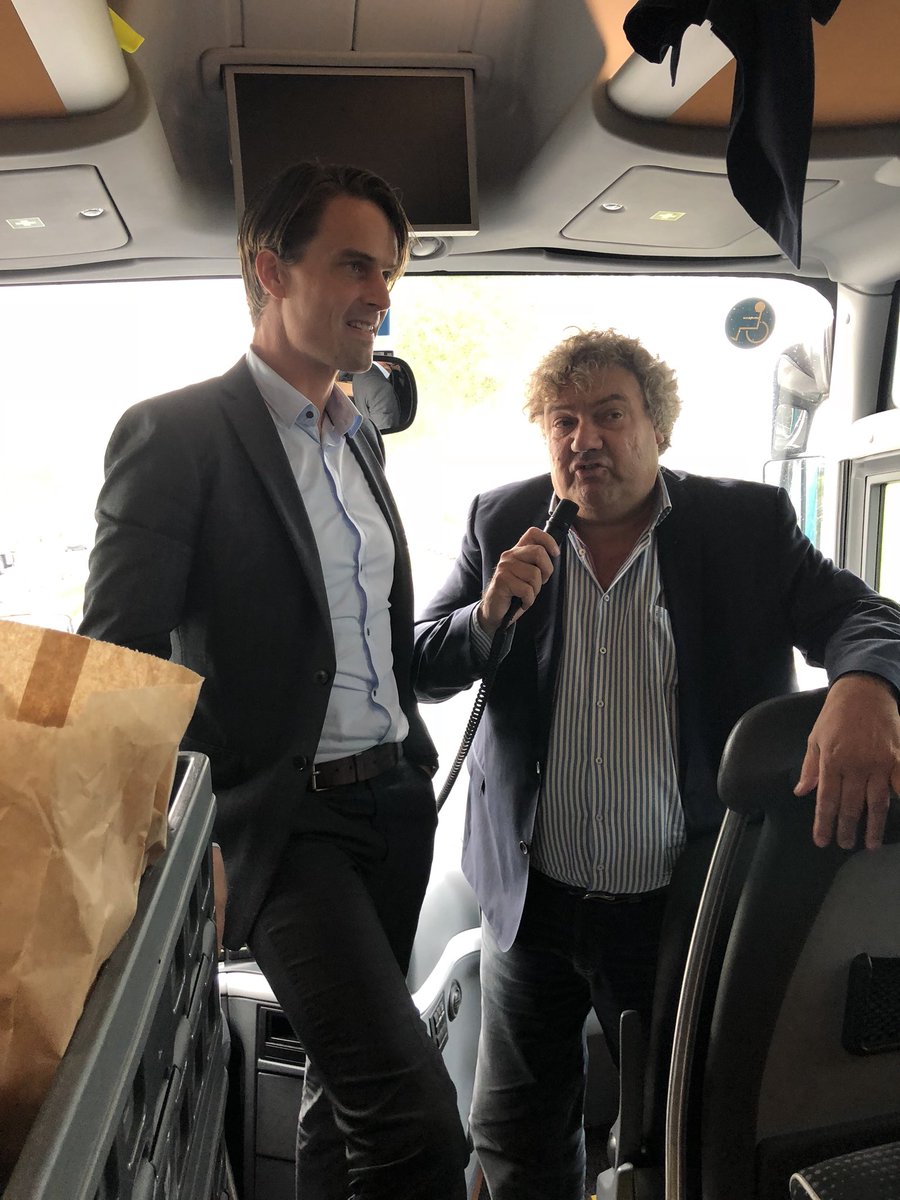 Henk_Itter's tweet photo. Onderweg naar Rotterdam kon @AlwinteRietstap zich presenteren aan een groot deel van de leden en gasten van de #ikh. Dit allemaal onder perfecte leiding van @janmeden https://t.co/JjS8PZzKdN