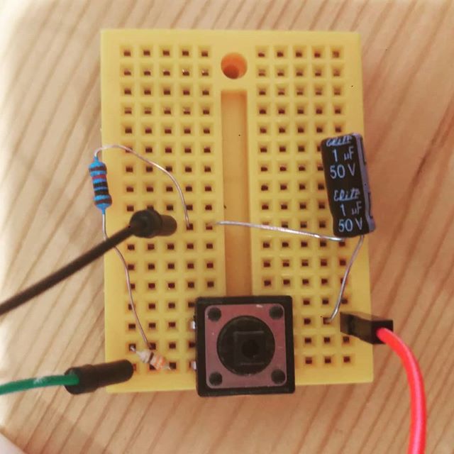 CT_DT's tweet photo. Player button wiring. Fixed bugs with collisions for #MeetMe_Game R1D45 feeling eager to add hardware and test for more players. #arduino #100daysofcode https://t.co/3EYBLeq0p6
