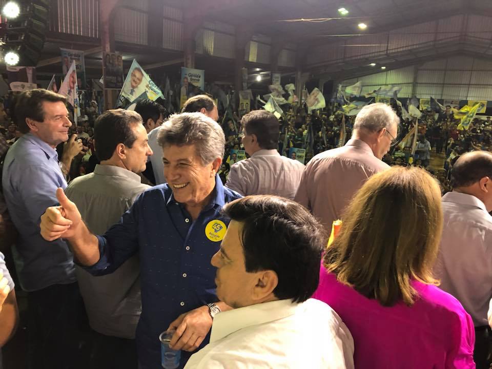 murilo_zauith's tweet photo. Linda festa no Clube Nipônico em Dourados. Eu e o governador Reinaldo Azambuja saímos mais fortalecidos com tanto apoio e carinho após a reunião de sexta-feira (28) . O trabalho é por vocês. https://t.co/stwuxMdlOU