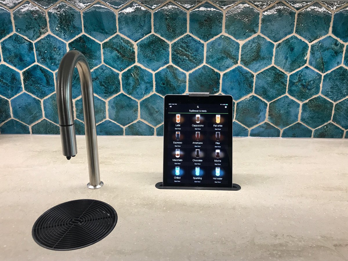 ScanomatBarista's tweet photo. Fantastic #TopBrewer go live this morning at @LEOffices Park House. Congratulations on a stunning space! 👍 #coworking #coffeereimagined #InternationalCoffeeDay2018 https://t.co/OA8WfePpAM