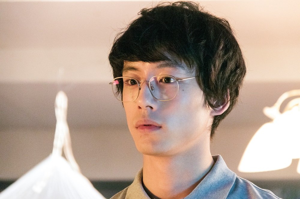 ningyo_movie's tweet photo. みなさん、今日も一日お疲れ様でした ！
#メガネの日 ということで、本作のメガネ男子を ✨
疲れも癒される…👓？

#人魚の眠る家 🧜‍♀️ https://t.co/tr5WrD2Wk1