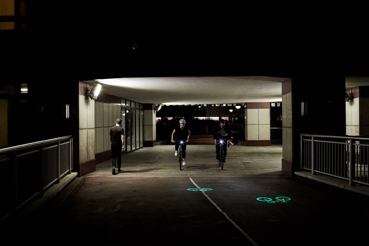 mettlestudio's tweet photo. Designed in London, the Laserlight Core from our friends @weareberyl is the new bike light with laser projection technology. Get yours on Kickstarter! https://t.co/2B08u9MxvB #bikelife #beryl #roadsafety #bikelight #design https://t.co/QHWhkidyY1