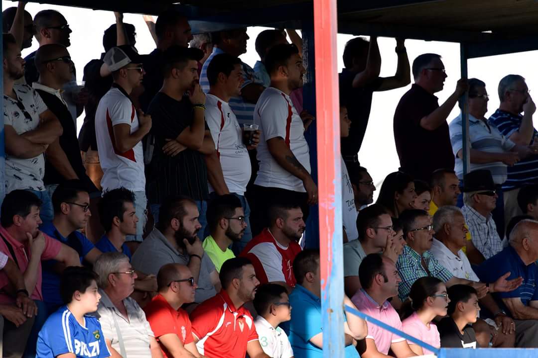 MartosClubDptv's tweet image. ☑️ El #Martosclubdptv pone a disposición de sus aficionados 300 entradas para viajar al partido 🆚 @RealJaenCF.

🎟️ ¡ENTRADA 10, 00€!

🏠⌚HORARIO DE OFICINAS:

➡️ Miércoles, Jueves y Viernes de 19 a 21 horas.