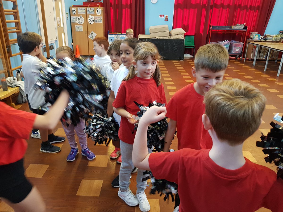 Caldecote_CE's tweet photo. Cheerleading taster sessions at Caldecote today #excitingopportunities https://t.co/GkDn0lkVq2