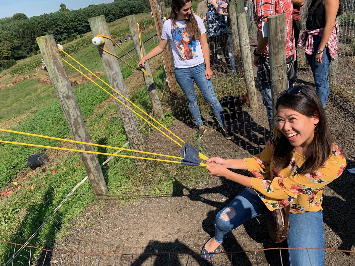 TrangKDo's tweet photo. It was SUCH a beautiful weekend! How did you spend it?? My family and I kicked off #fall with a trip to @ILoveThatPlace like we do every year. How’s my 🍎 slinging form?? #getlow #dropitlikeitshot 😂😜 #Linvilla #linvillaorchards #fallfun #Media #Delco https://t.co/KkAy3unhXA
