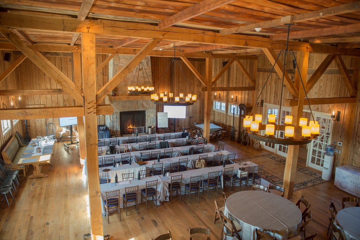 #Monday Meetings...look good like this! Need a great place to host your next team offsite or client meeting? Venue searching for a corporate retreat? #TusculumFarm makes it easy for you with a new tool that makes meeting planning even easier: tusculumfarm.com/meet/