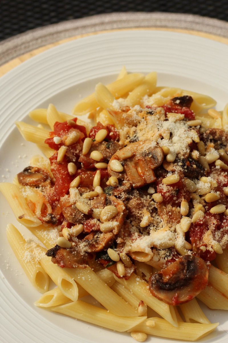 JulieAnnHoag's tweet photo. #ad Orange🍊 Marinated Mushrooms in Tomato Basil Sauce over Penne Pasta😋Easy & delicious! Marinade made with #Keystonepantry #Alluloserecipe A natural sugar 95% less calories than table sugar #deliciousfood #vegetarian #foodblog #pasta #recipe #dinner https://t.co/aBiEetBxVF https://t.co/BUxJOUhdem