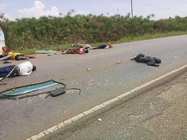 DaudiKabanda's tweet photo. This morning a fatal accident occured along masaka road &amp; claimed some lives leaving others with severe injuries. I send my condolences to the families of the deceased but also caution our drivers to always check their cars before starting any journey and avoid careless driving. https://t.co/utzgNfXfiV