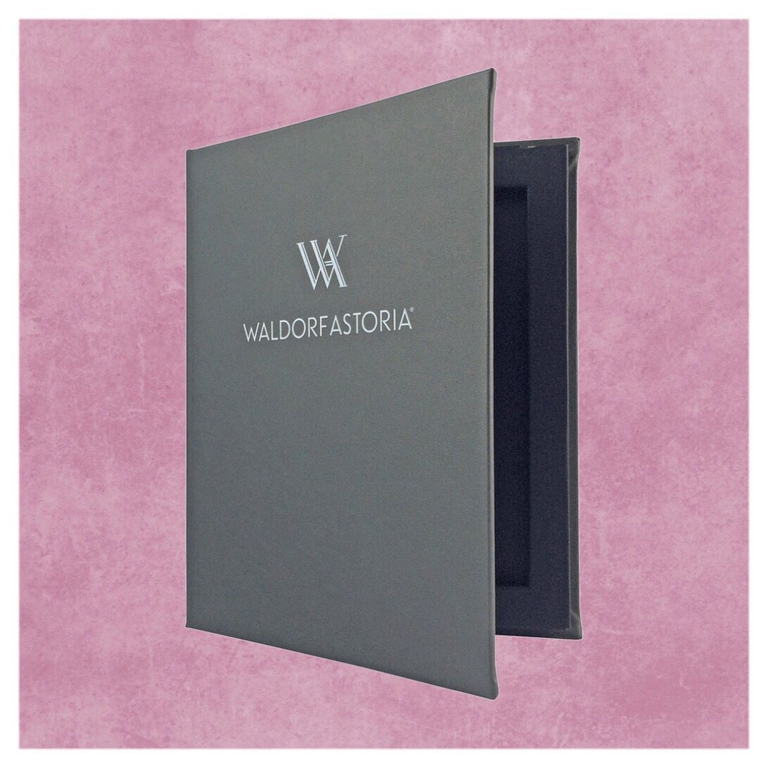 menudesigns's tweet image. "Get rid of everything that is not essential to making a point." —Christoph Niemann

#finedining #menucovers