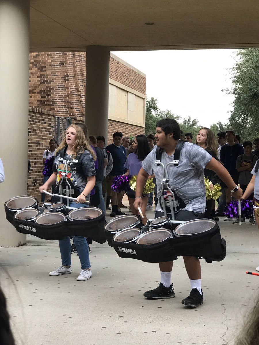 MHSCollCareer's tweet photo. Midland HS College Week kickoff happening now. #drumlinerocks #Starzrocks https://t.co/lEwUAopbs2