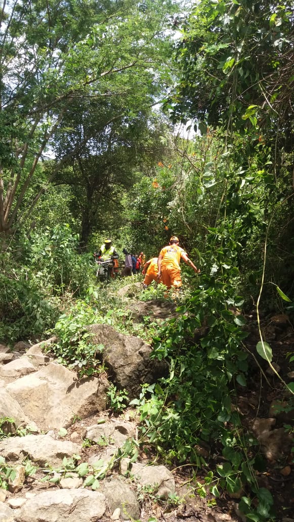 guille0123's tweet photo. En el corregimiento la fuente se realizó la gestión comunitaria logrando así la limpieza de los caminos reales del sector palo florido y la  cancha de fútbol  así mismo se hizo un sancocho comunitario Contando con la participación de @PoliciaStander, @DefensaCivilCo y comunidad https://t.co/TtyPsGQO9t