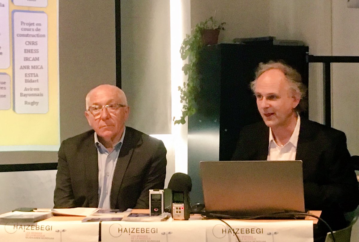 VilleDeBayonne's tweet photo. Présentation par @JreneEtchegaray et Denis Laborde du 5e Festival #HAIZEBEGI « Les Mondes de la Musique » 👉Bayonne Du 4 au 14 octobre : 12 concerts 15 conférences 2 colloques 2 films 6 ateliers Expo photos 👏👏@CNRS @CommunautePB @VilleDeBayonne https://t.co/z3kYYYtoA8