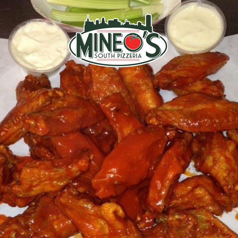 MineosSouth's tweet photo. Don’t trust people who eat their wings with ranch.
#BuffaloFact https://t.co/dvKVquATiW