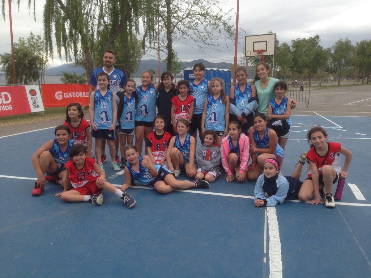 unibasketfemcba's tweet photo. #EncuentroDeMini ⛹️♀️
El sábado las mas peques participaron del encuentro que se realizo en Polideportivo Municipal de Carlos Paz. Jugaron con Rowing de Parana y San Agustin tambien de Parana, Entre Ríos.
👏🏻👏🏻⚪️🔴⚪️ https://t.co/HM4o7Nmqff
